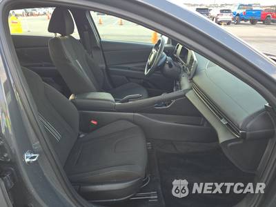 2025 Hyundai Elantra SEL Sport - zdjęcie 14 z 21 - miniatura