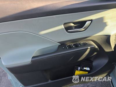 2024 Hyundai Kona Electric Limited - zdjęcie 15 z 21 - miniatura