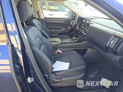 2024 Nissan Pathfinder SV - zdjęcie 8 z 18 - miniatura