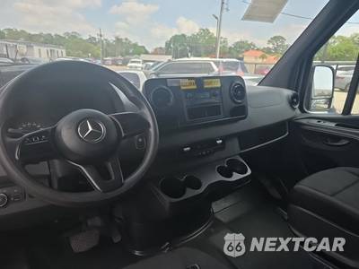 2019 Mercedes-Benz Sprinter 2500 Crew Van High Roof 144.0" WB - zdjęcie 14 z 23 - miniatura