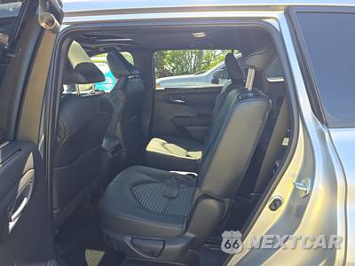 2023 Toyota Highlander XSE - zdjęcie 13 z 24 - miniatura