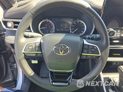 2023 Toyota Highlander XSE - zdjęcie 10 z 24 - miniatura