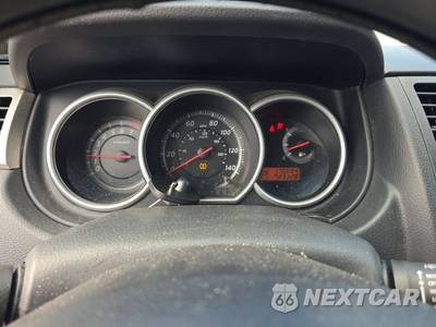 2012 Nissan Versa 1.8 S Hatchback - zdjęcie 12 z 18 - miniatura