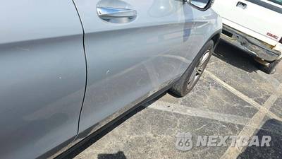 2020 Mercedes-Benz GLC 300 - zdjęcie 24 z 26 - miniatura