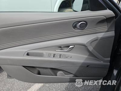 2025 Hyundai Elantra SEL Convenience - zdjęcie 9 z 22 - miniatura