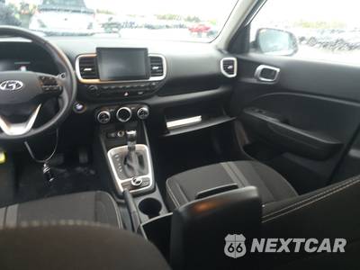 2025 Hyundai Venue SEL - zdjęcie 11 z 21 - miniatura