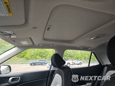 2025 Hyundai Venue SEL - zdjęcie 18 z 23 - miniatura