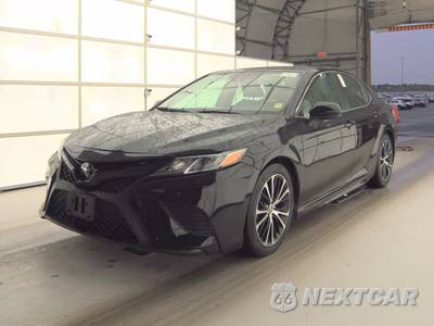 2020 Toyota Camry SE - zdjęcie 1 z 40 - miniatura