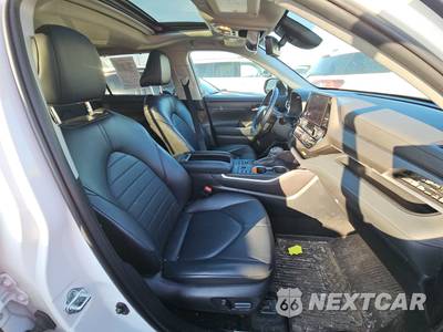 2023 Toyota Highlander XLE - zdjęcie 8 z 20 - miniatura