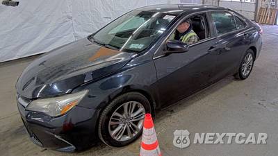 2017 Toyota Camry SE - zdjęcie 1 z 43 - miniatura