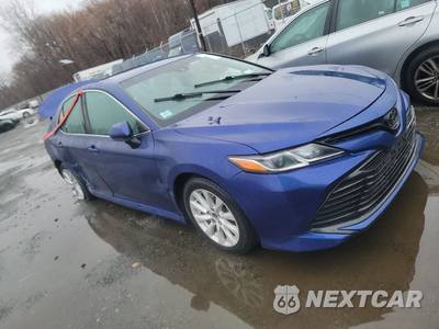 2018 Toyota Camry LE - zdjęcie 3 z 66 - miniatura