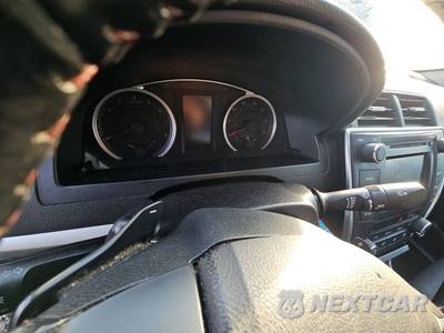 2017 Toyota Camry LE - zdjęcie 12 z 70 - miniatura