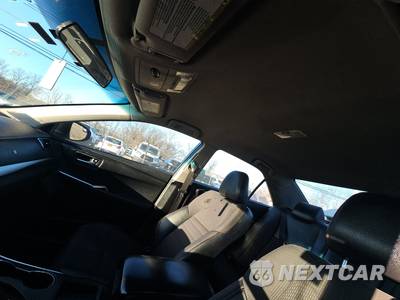 2016 Toyota Camry SE - zdjęcie 18 z 45 - miniatura