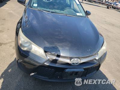 2016 Toyota Camry SE - zdjęcie 2 z 32 - miniatura