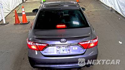 2016 Toyota Camry SE - zdjęcie 5 z 54 - miniatura