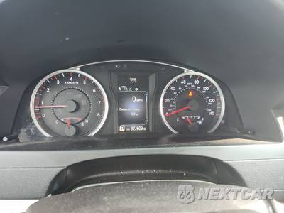 2016 Toyota Camry SE - zdjęcie 12 z 18 - miniatura
