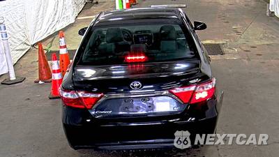 2016 Toyota Camry SE - zdjęcie 5 z 18 - miniatura