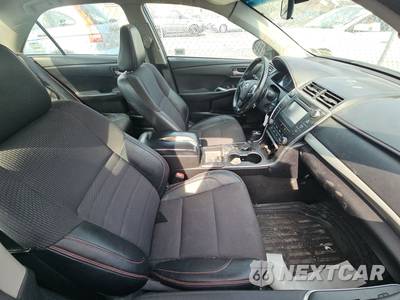 2016 Toyota Camry SE - zdjęcie 8 z 18 - miniatura