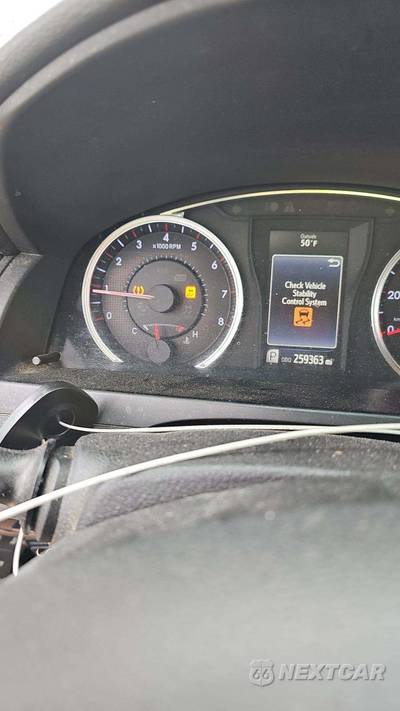 2016 Toyota Camry SE - zdjęcie 37 z 48 - miniatura
