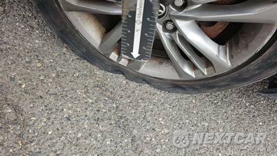 2016 Toyota Camry SE - zdjęcie 41 z 48 - miniatura