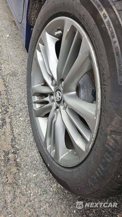 2016 Toyota Camry SE - zdjęcie 43 z 48 - miniatura