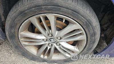 2016 Toyota Camry SE - zdjęcie 25 z 48 - miniatura