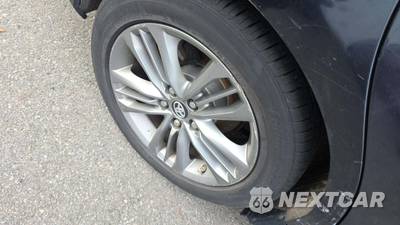2016 Toyota Camry SE - zdjęcie 26 z 54 - miniatura