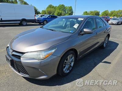 2017 Toyota Camry LE - zdjęcie 1 z 28 - miniatura