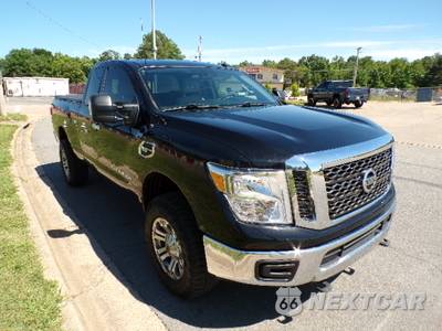 2017 Nissan TITAN XD SV Extended Cab Medium Bed - zdjęcie 4 z 31 - miniatura