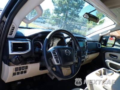2017 Nissan TITAN XD SV Extended Cab Medium Bed - zdjęcie 10 z 31 - miniatura