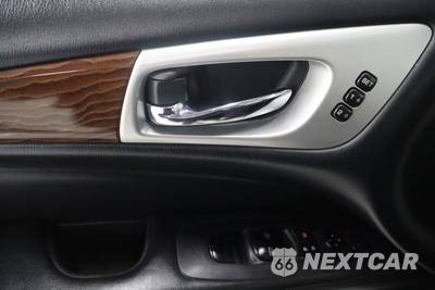 2017 Nissan Pathfinder Platinum - zdjęcie 37 z 40 - miniatura