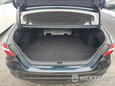 2018 Toyota Camry LE - zdjęcie 16 z 42 - miniatura