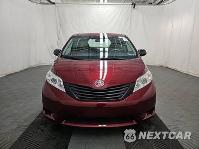 2011 Toyota Sienna 7-Passenger 119.3" WB - zdjęcie 2 z 19 - miniatura