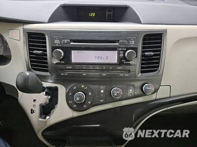 2011 Toyota Sienna 7-Passenger 119.3" WB - zdjęcie 11 z 19 - miniatura