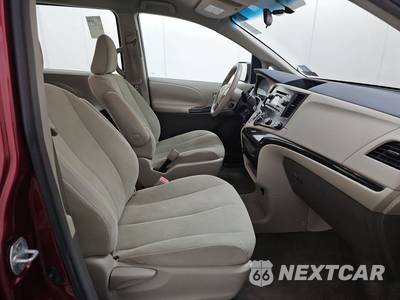 2011 Toyota Sienna 7-Passenger 119.3" WB - zdjęcie 8 z 19 - miniatura