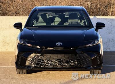 2026 Toyota Camry SE - zdjęcie 2 z 21 - miniatura