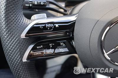 2025 Mercedes-Benz GLC 300 4MATIC - zdjęcie 33 z 43 - miniatura