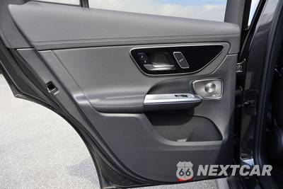2025 Mercedes-Benz GLC 300 4MATIC - zdjęcie 16 z 43 - miniatura