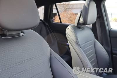 2025 Mercedes-Benz GLC 300 4MATIC - zdjęcie 30 z 43 - miniatura