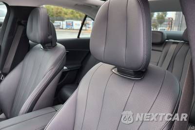 2025 Mercedes-Benz E 350 4MATIC Sedan - zdjęcie 11 z 42 - miniatura