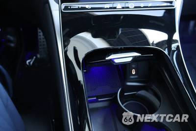 2025 Mercedes-Benz GLC 300 - zdjęcie 40 z 43 - miniatura