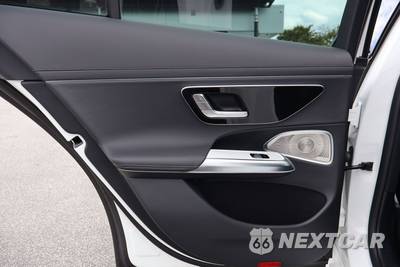 2025 Mercedes-Benz E 350 4MATIC Sedan - zdjęcie 16 z 42 - miniatura