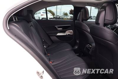 2025 Mercedes-Benz E 350 4MATIC Sedan - zdjęcie 25 z 42 - miniatura