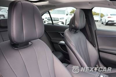 2025 Mercedes-Benz E 350 4MATIC Sedan - zdjęcie 30 z 42 - miniatura