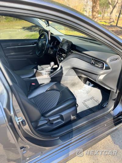 2021 Toyota Camry SE - zdjęcie 8 z 17 - miniatura