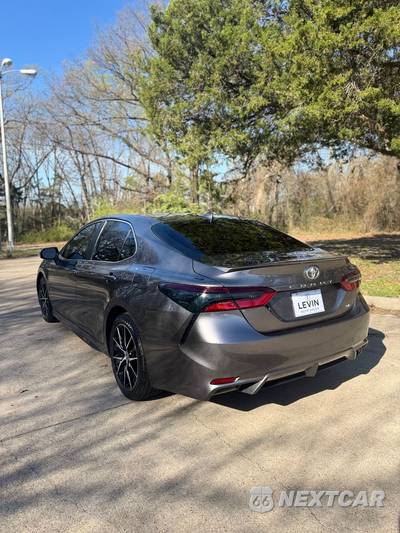 2021 Toyota Camry SE - zdjęcie 13 z 17 - miniatura