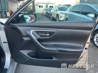2017 Nissan Altima 2.5 SV - zdjęcie 16 z 22 - miniatura