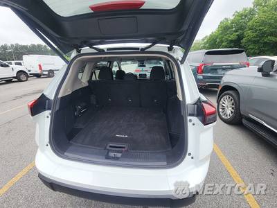 2025 Nissan Rogue SV - zdjęcie 16 z 18 - miniatura