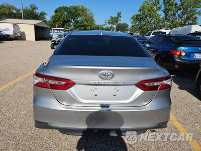 2019 Toyota Camry LE - zdjęcie 5 z 20 - miniatura
