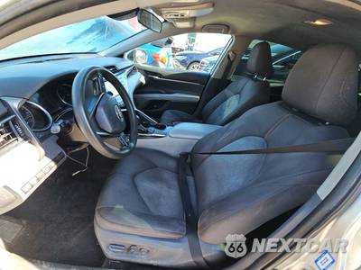 2019 Toyota Camry LE - zdjęcie 7 z 20 - miniatura